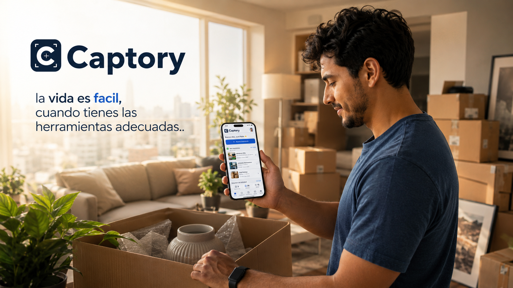 Persona usando Captory durante una mudanza con la app abierta en el teléfono